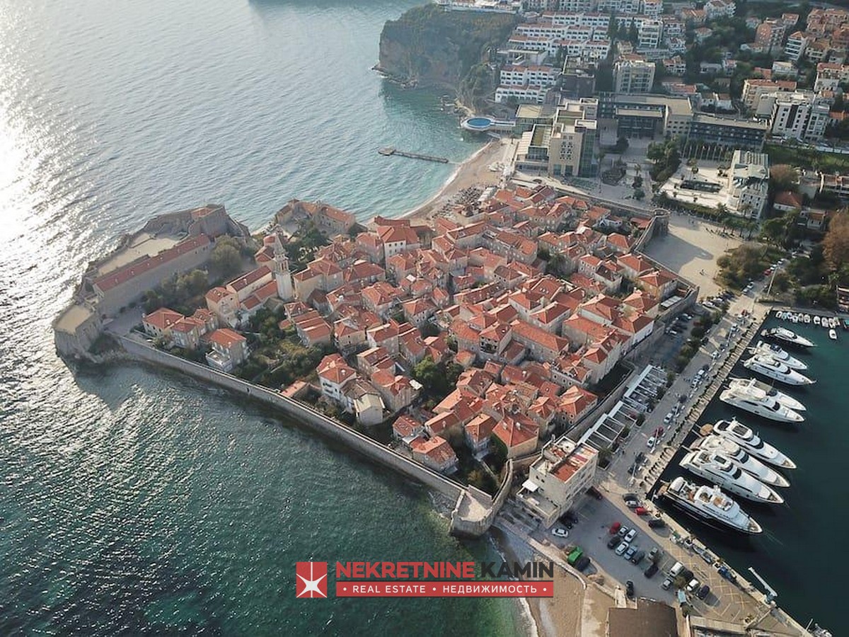 Budva old town(eski şehir) içinde satılık 1+1 özel teklif daire